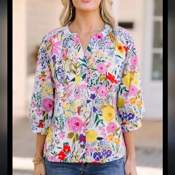 AVARA Tops - AVARA Diane Multicolor Floral button down blouse Top Size XS